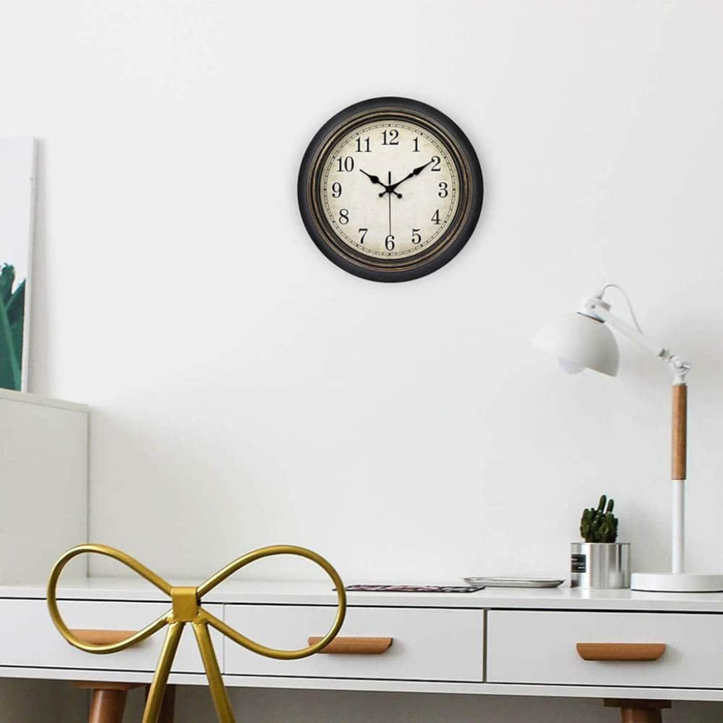 Classic quartz wall clock with silent movement Ø35cm