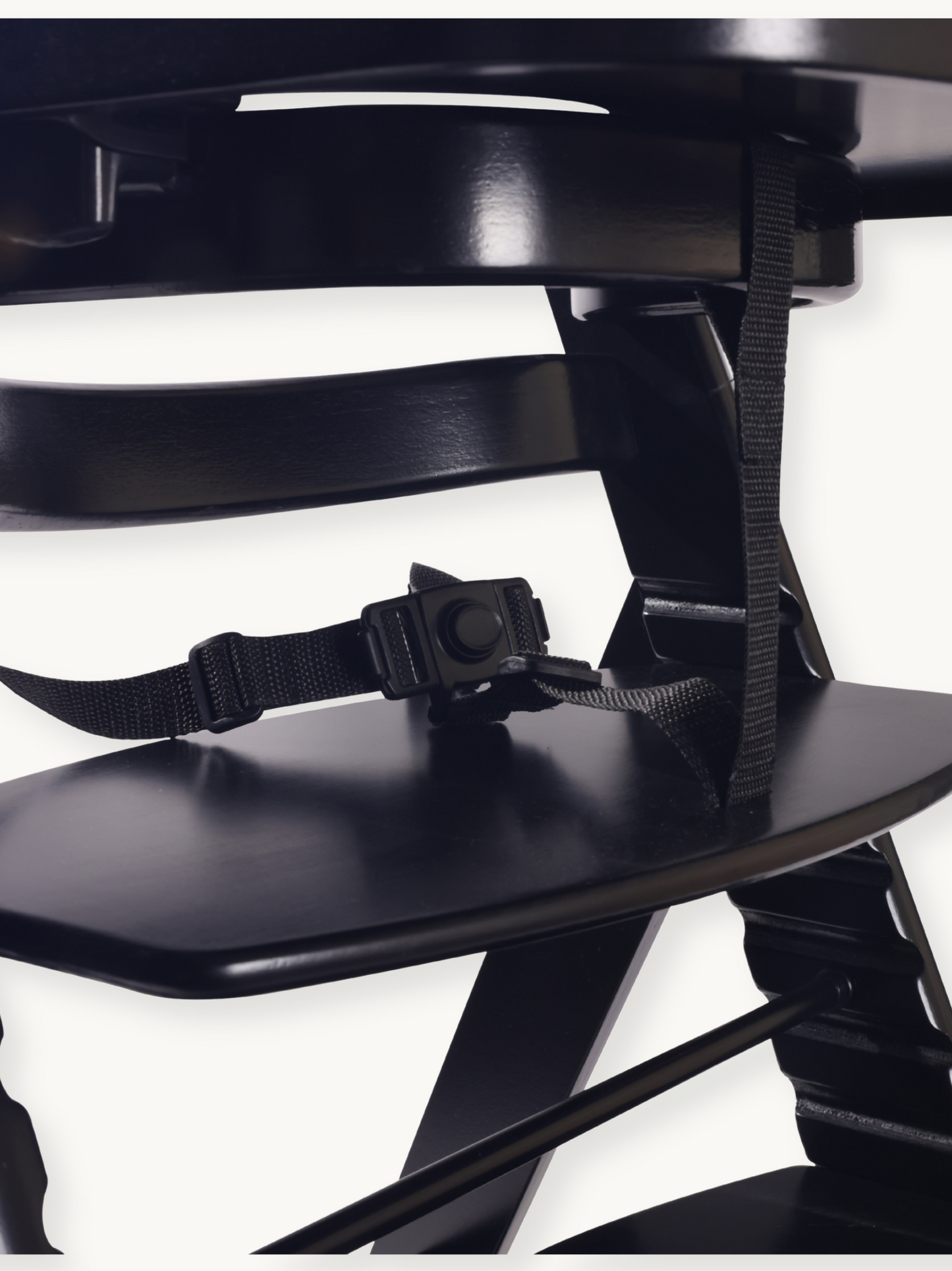 Adjustable highchair with tray and cushion