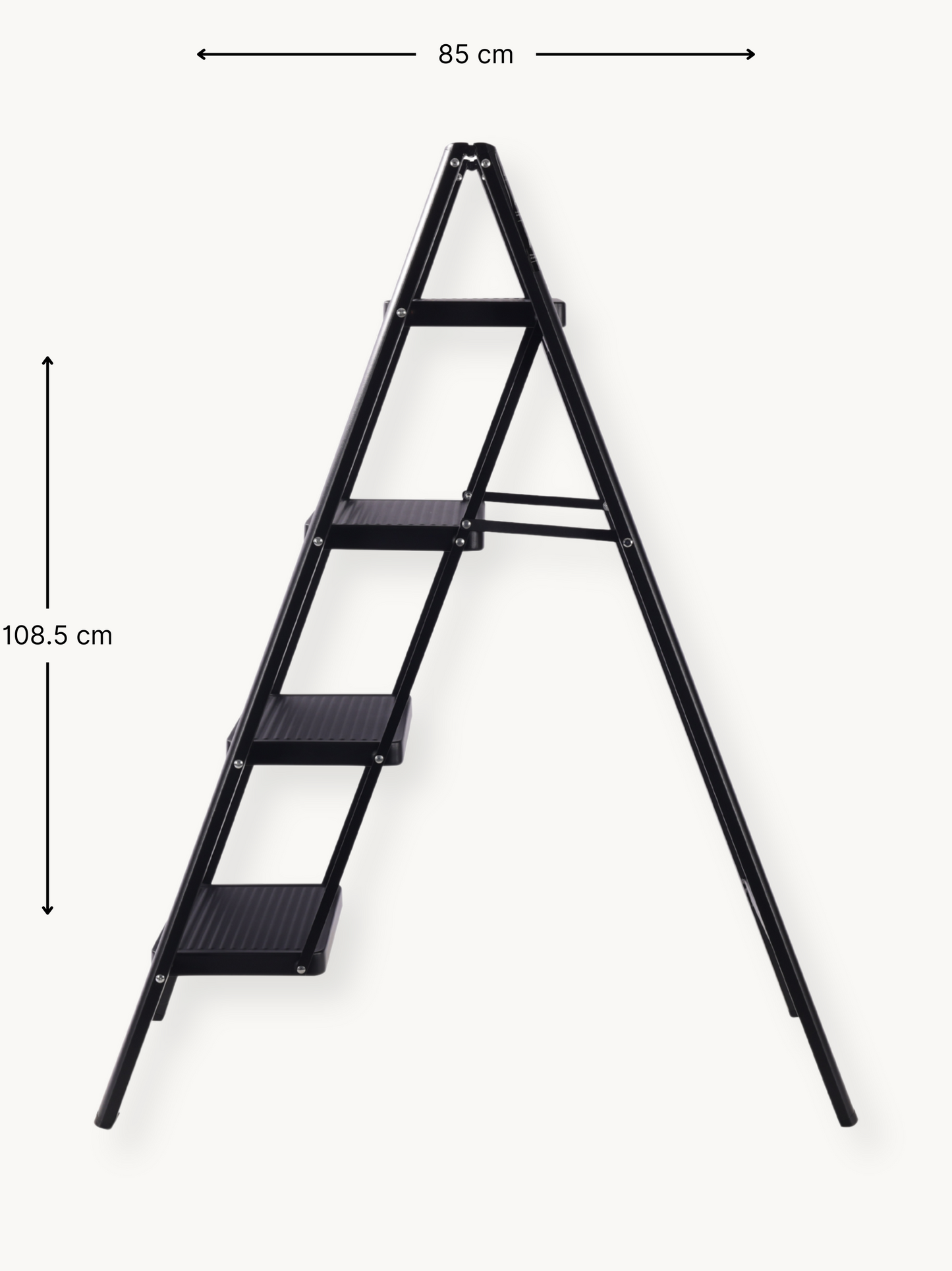 Folding 4-step ladder with anti-slip steps