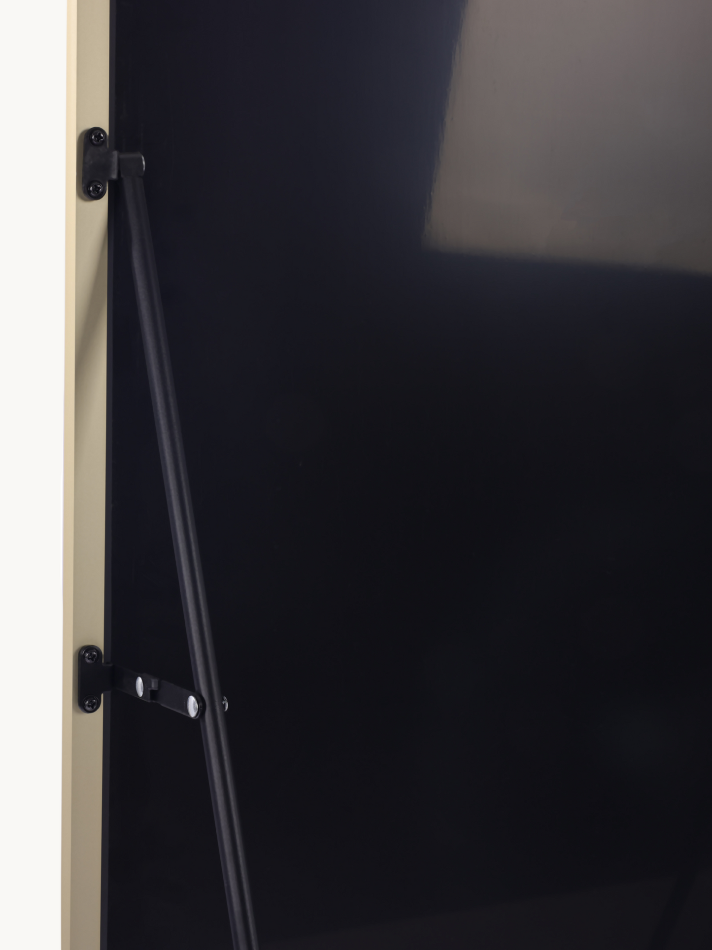 Oval standing mirror with tempered glass Livia