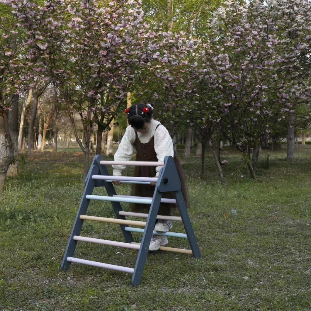 Aire de jeux triangle en bois