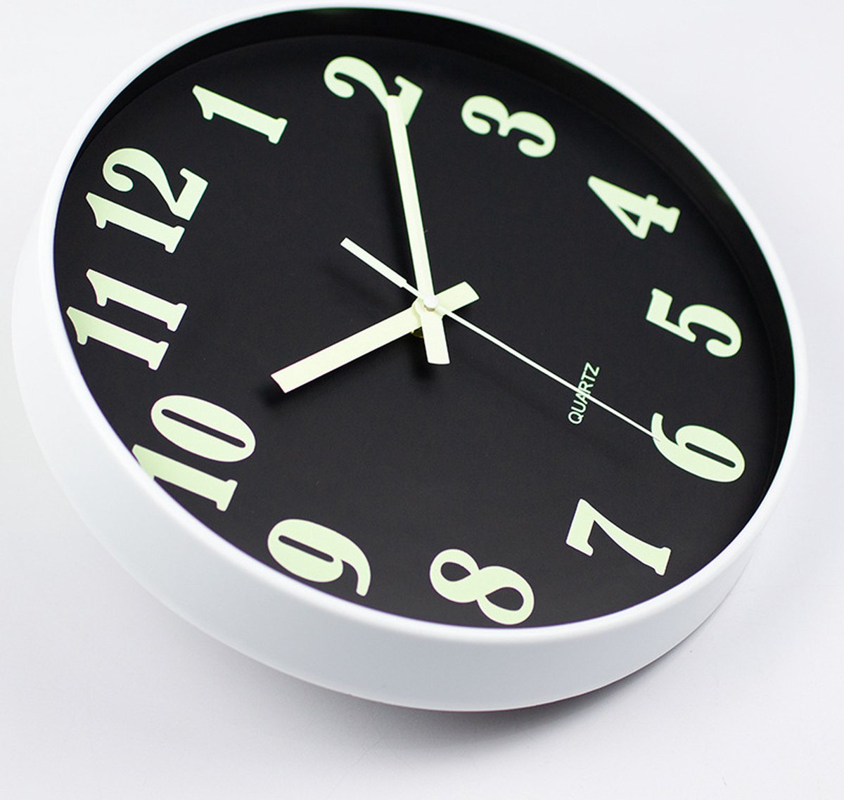 Wanduhr Glow in the Dark Ø 30 cm