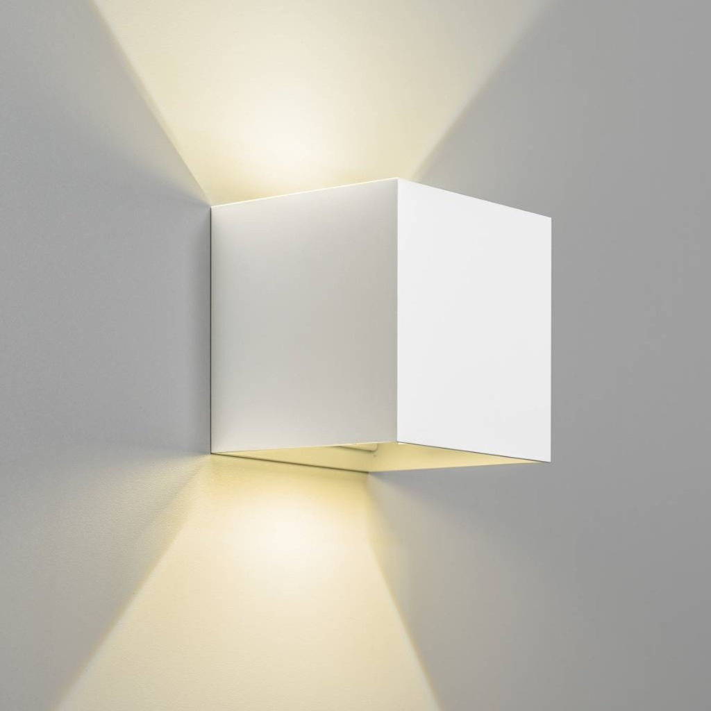 Lámpara de pared LED moderna para interior y exterior.