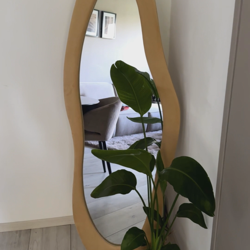 Upholstered asymmetrical standing mirror Seraphina