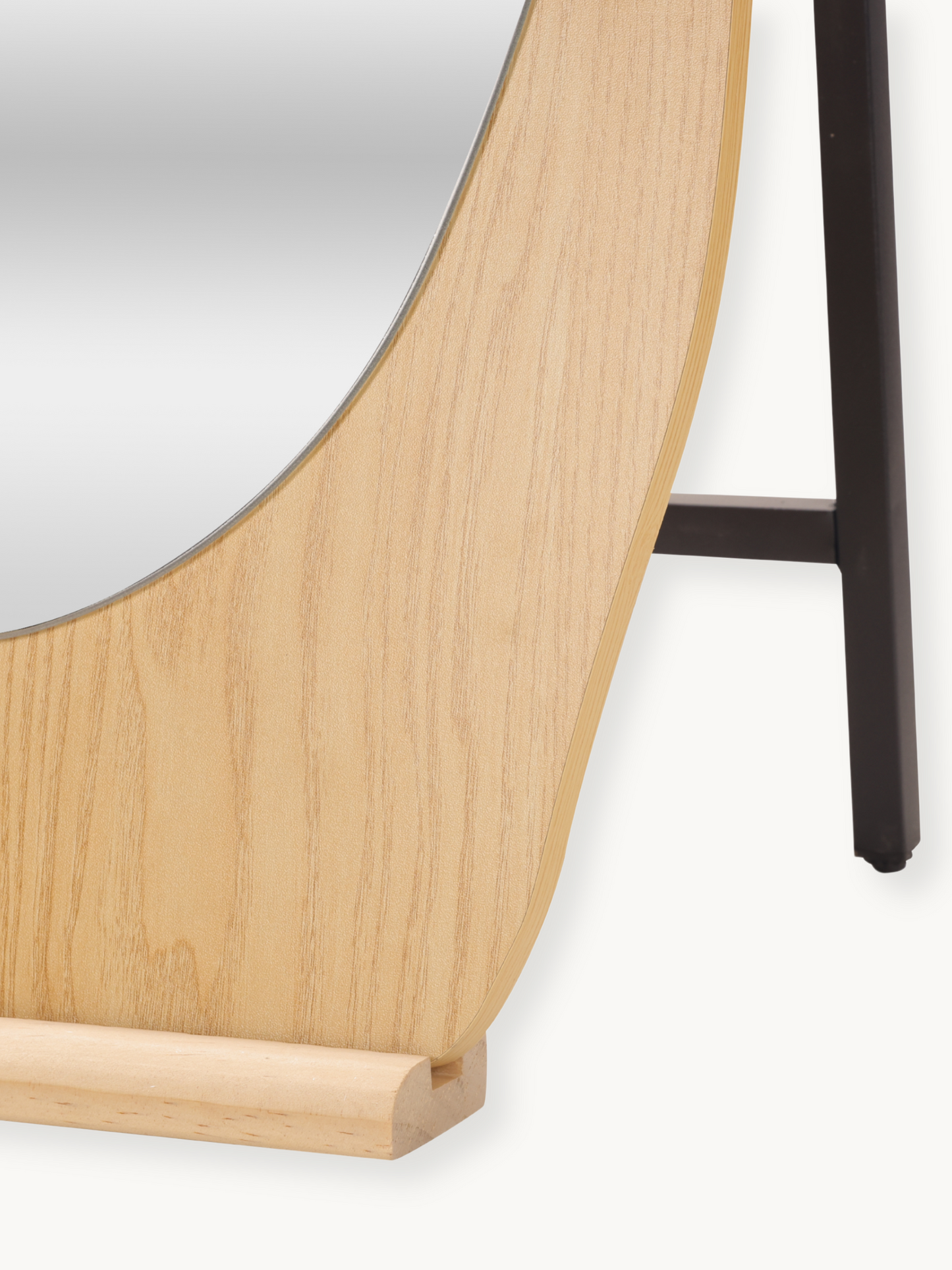 Miroir sur pied asymétrique Noa avec cadre en bois