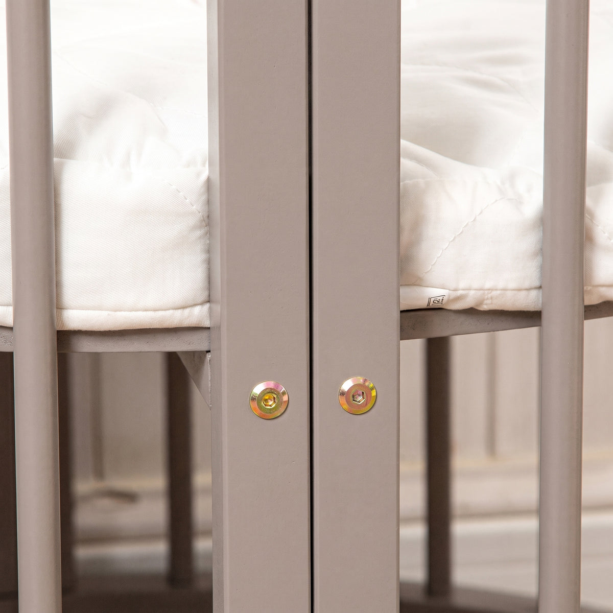 Round baby playpen with wheels and mattress