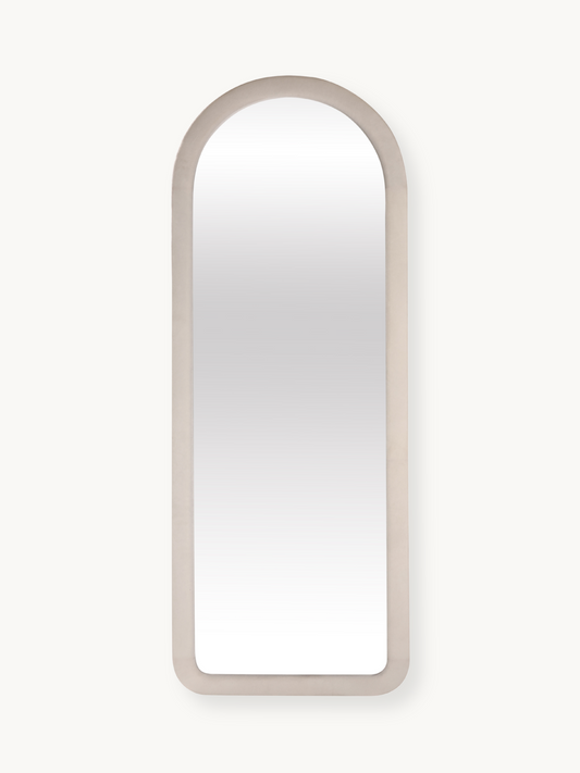 Miroir ovale sur pied Cleo avec revêtement en velours suédé