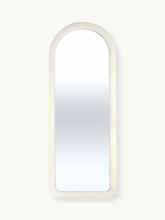 Miroir ovale sur pied Cleo avec revêtement en tissu Teddy