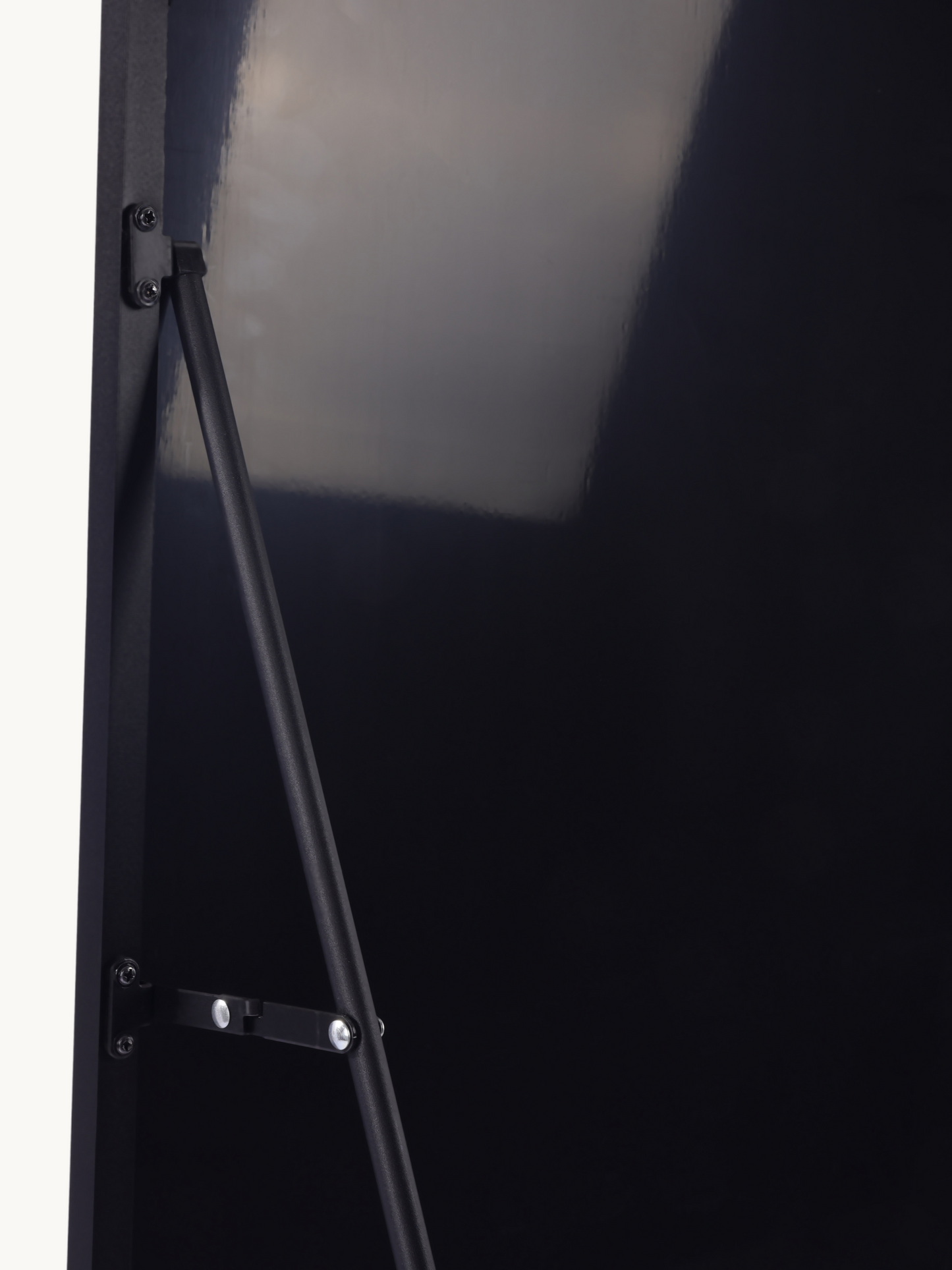 Oval standing mirror with tempered glass Livia