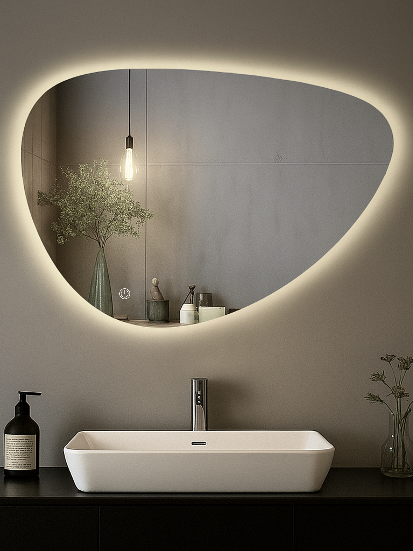 Miroir de salle de bain asymétrique Marco avec éclairage LED dimmable
