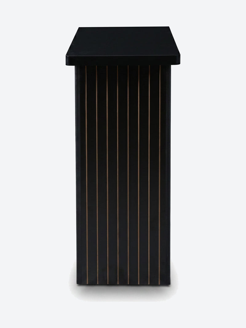 Japandi console table with ribbed legs