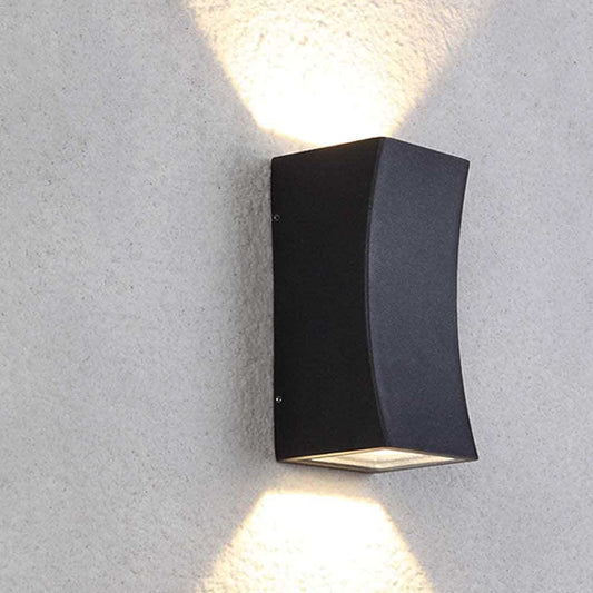 Waterproof wall light for indoor and outdoor use IP65