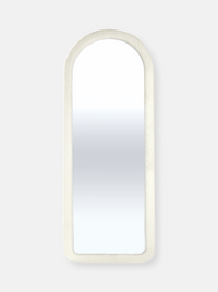 Miroir ovale sur pied Cleo avec revêtement en tissu Teddy