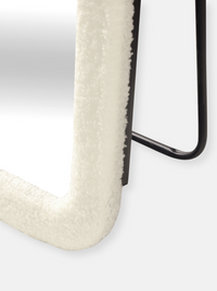 Miroir ovale sur pied Cleo avec revêtement en tissu Teddy