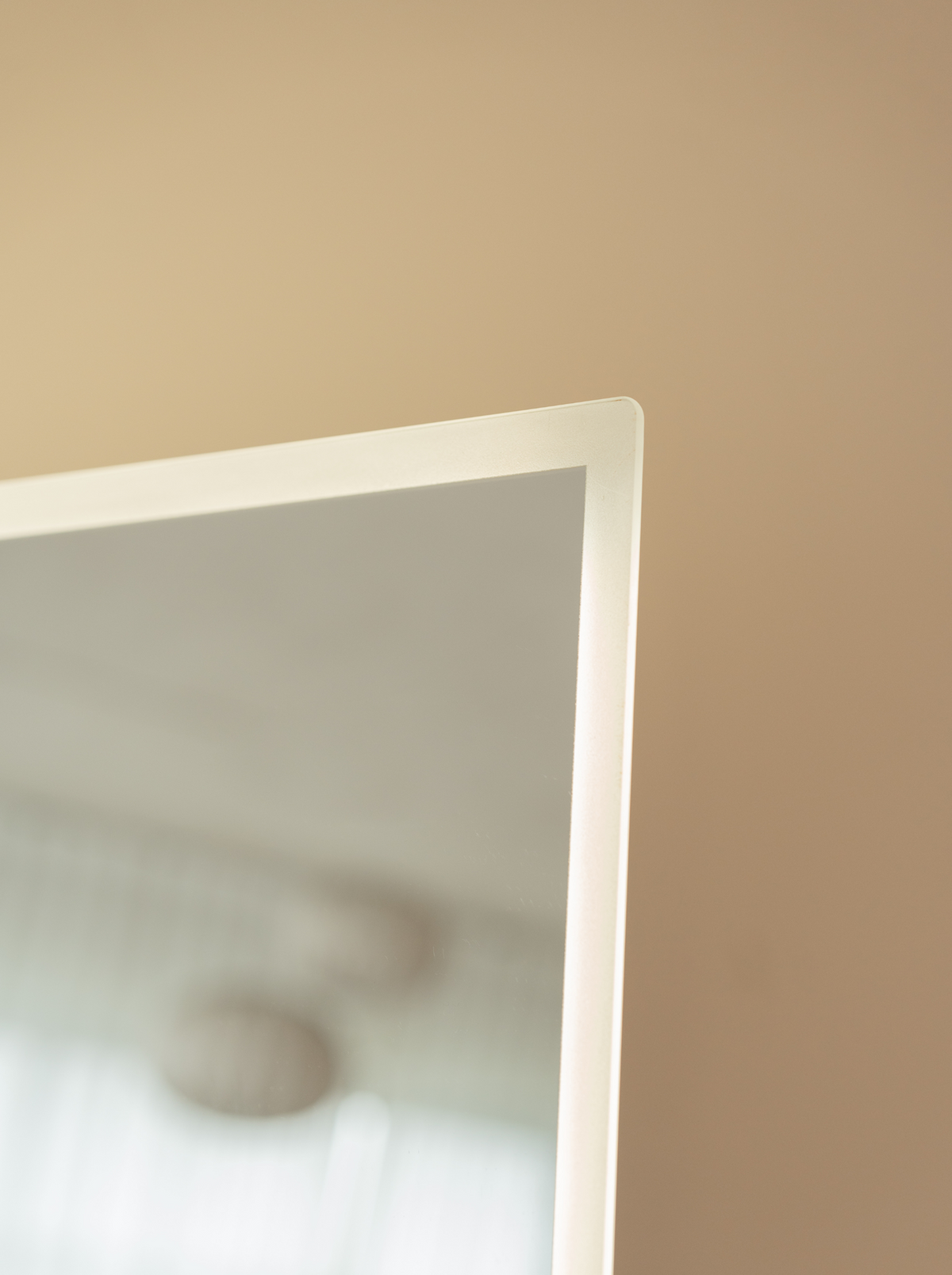 Miroir sur pied Sebastian avec éclairage LED
